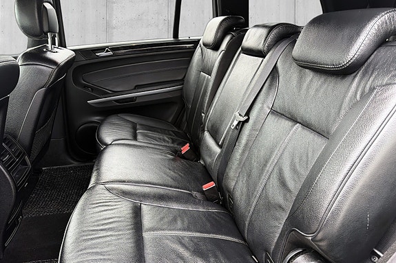 Mercedes-Benz GL350 17 of 20