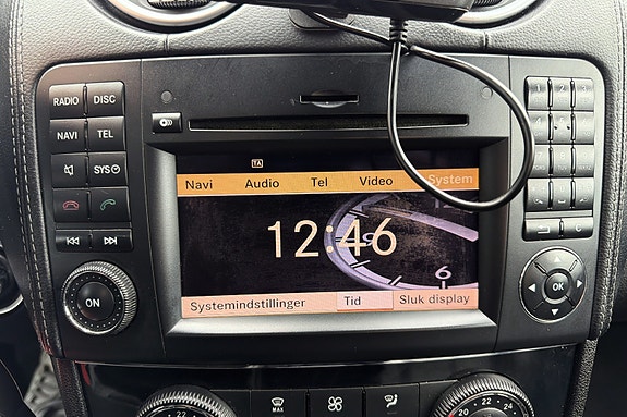 Mercedes-Benz GL350 15 of 20
