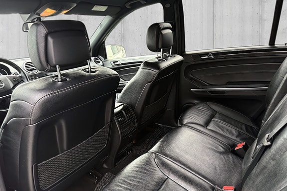 Mercedes-Benz GL350 18 of 20