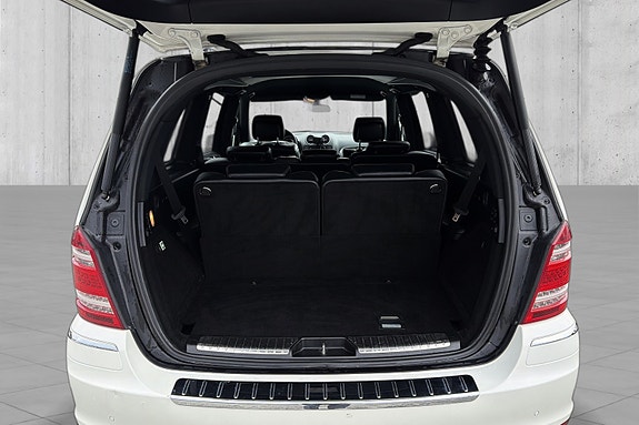 Mercedes-Benz GL350 19 of 20