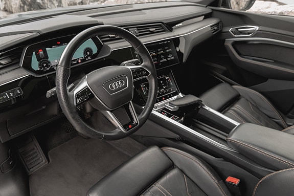 Audi e-tron Sportback 17 of 24