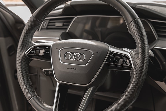 Audi e-tron Sportback 16 of 24