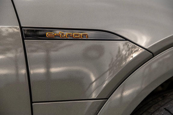 Audi e-tron Sportback 6 of 24