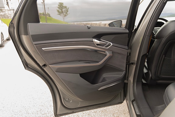 Audi e-tron Sportback 8 of 24