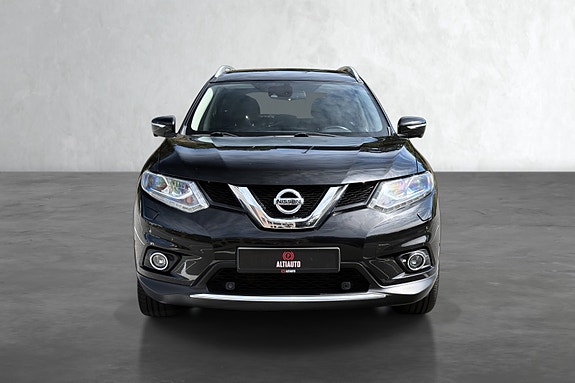 Nissan X-Trail 2 of 5