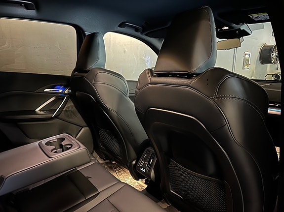BMW iX1 27 of 30