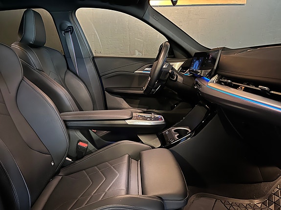 BMW iX1 23 of 30