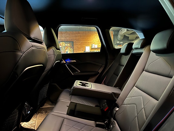 BMW iX1 29 of 30