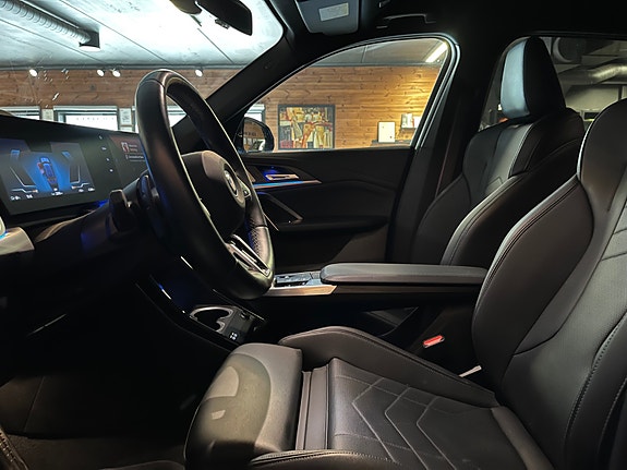 BMW iX1 19 of 30