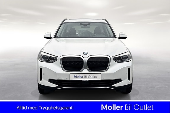 BMW iX3 2 of 5