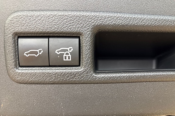 Subaru Solterra 25 of 26