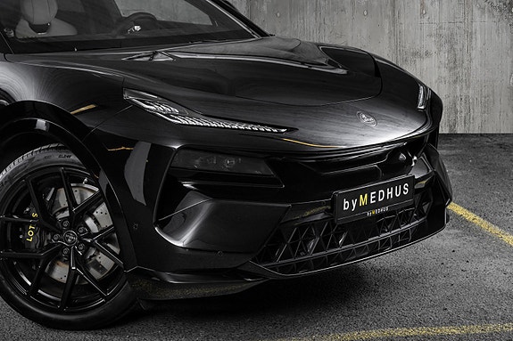 Lotus Eletre 4 of 5