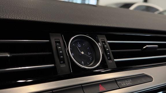 Volkswagen Passat 27 of 30