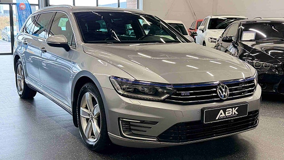 Volkswagen Passat 7 of 30