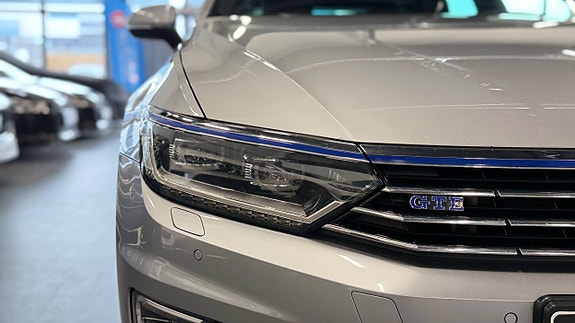 Volkswagen Passat 5 of 30
