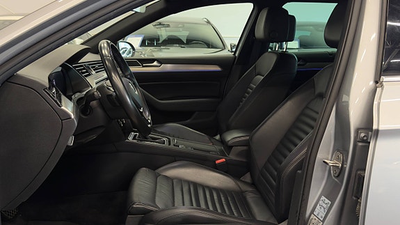 Volkswagen Passat 15 of 30
