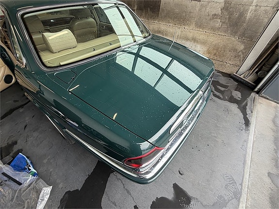 Jaguar XJ 18 of 30