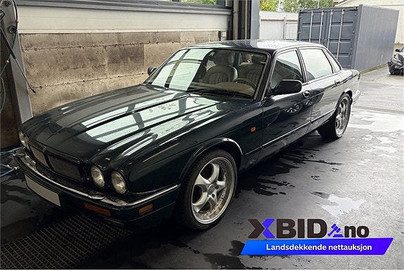 Jaguar XJ