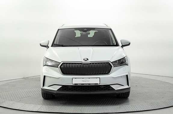 Skoda Enyaq 3 of 5