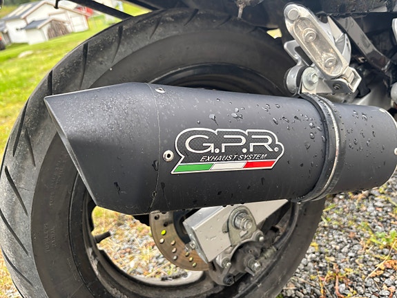 Suzuki GSX 750 F 5 of 7