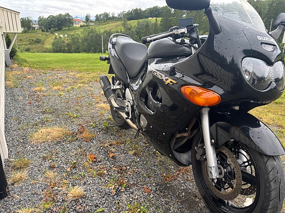 Suzuki GSX 750 F 2 of 7