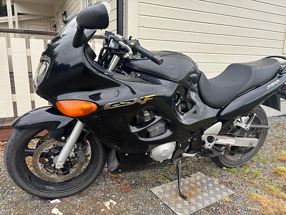 Suzuki GSX 750 F 4 of 7