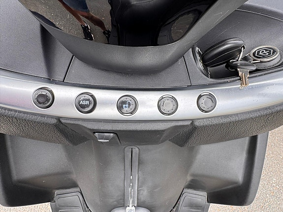 Piaggio MP3 500 LT 11 of 25