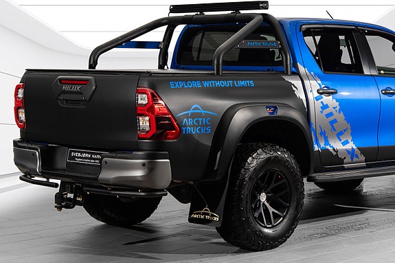Toyota HiLux 7 of 30