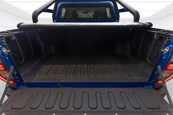 Toyota HiLux 15 of 30