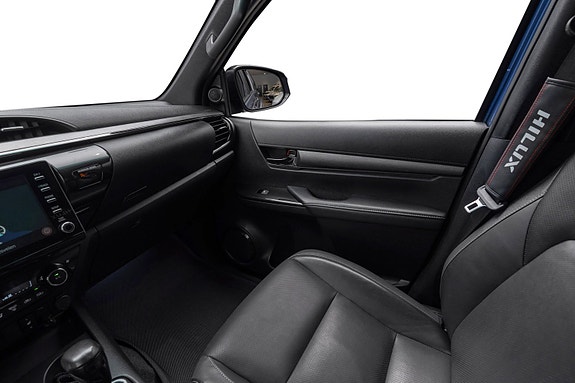 Toyota HiLux 21 of 30