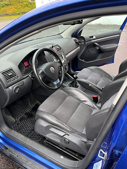 Volkswagen Golf V 5 of 27