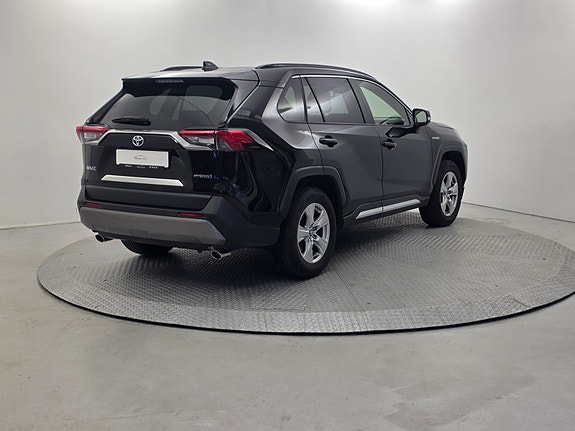 Toyota RAV4 5 of 5