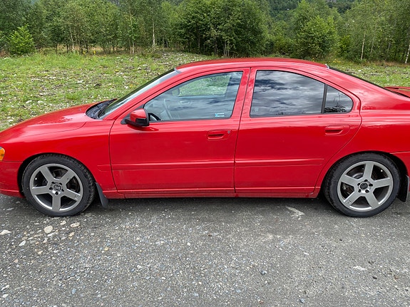 Volvo S60 3 of 5