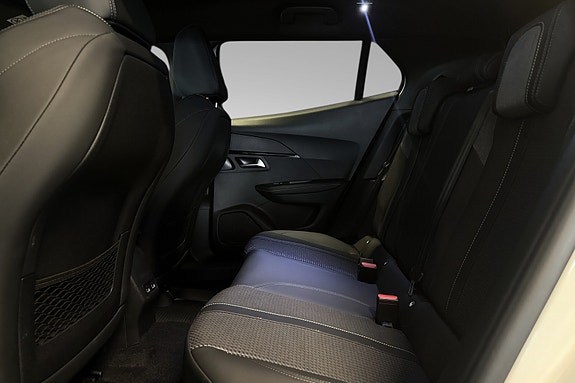 Peugeot e-2008 19 of 19