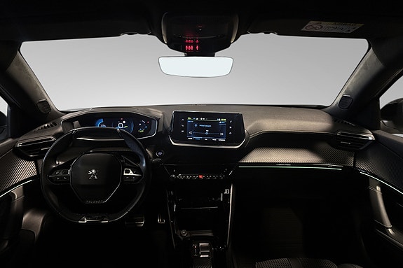 Peugeot e-2008 12 of 19