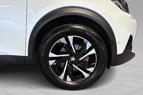 Peugeot e-2008 9 of 19