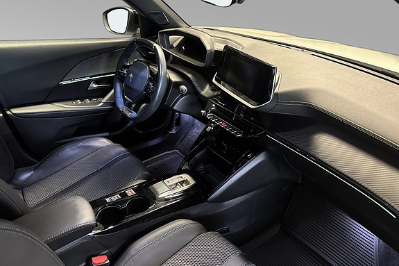 Peugeot e-2008 18 of 19