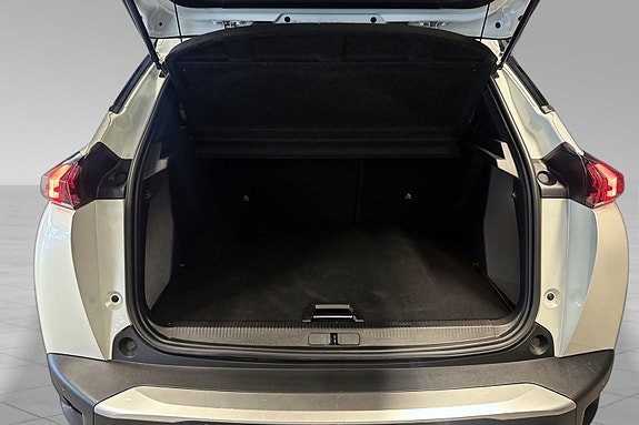 Peugeot e-2008 8 of 19