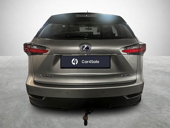 Lexus NX300h 4 of 5
