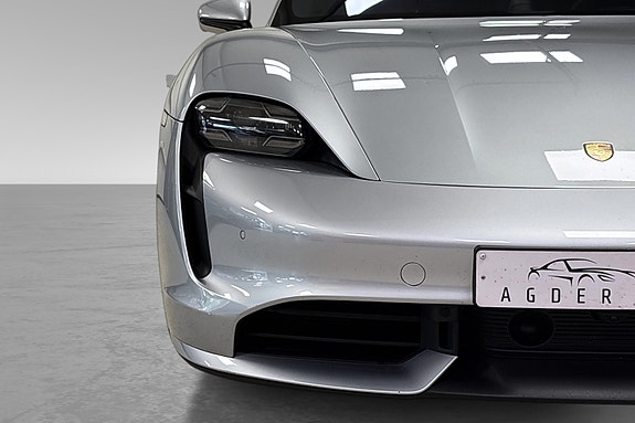 Porsche Taycan 8 of 30