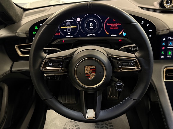 Porsche Taycan 28 of 30