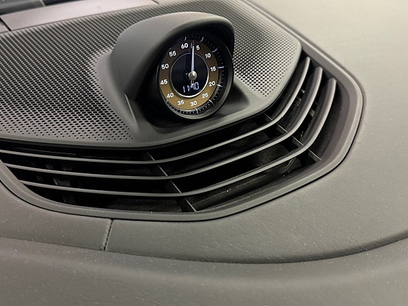 Porsche Taycan 27 of 30