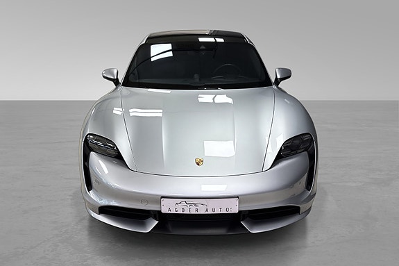 Porsche Taycan 7 of 30