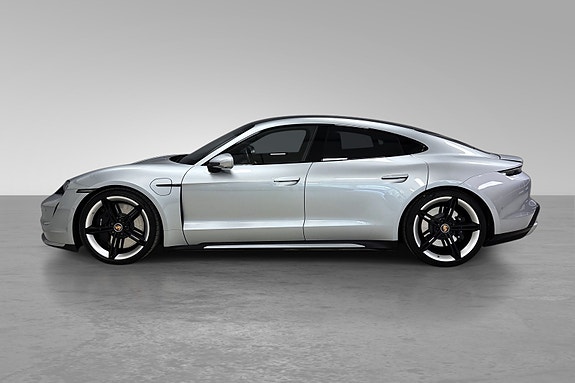 Porsche Taycan 9 of 30