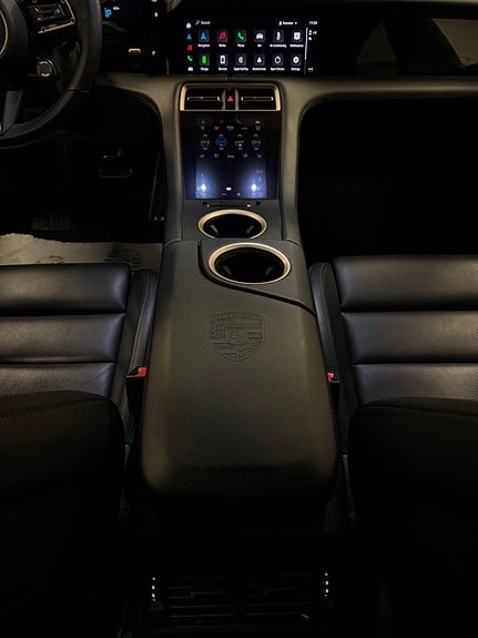 Porsche Taycan 25 of 30
