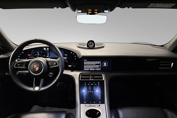 Porsche Taycan 24 of 30