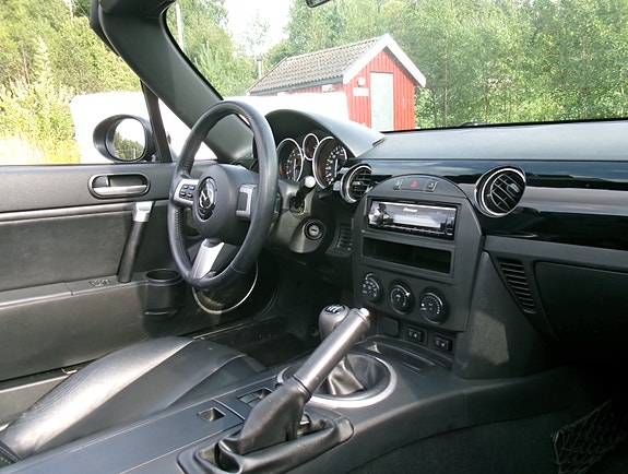 Mazda MX-5 9 of 14