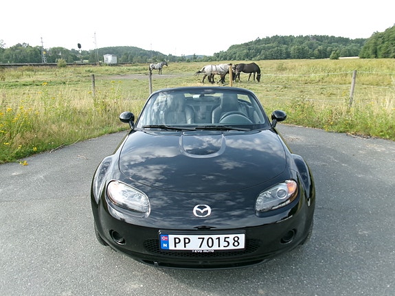 Mazda MX-5 3 of 5