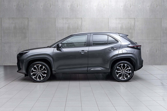 Toyota Yaris Cross 3 of 28