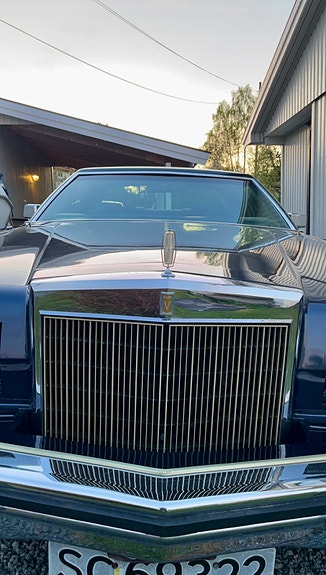 Lincoln Continental 6 of 8